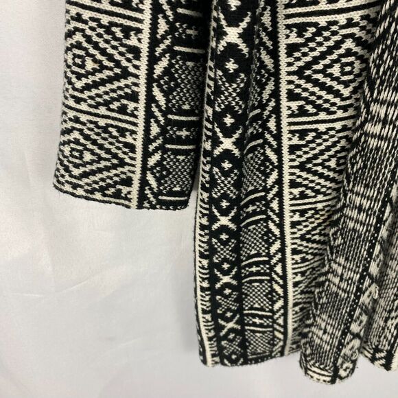 Old Navy Fair Isle Long Cardigan Sweater Women M Black White Southwestern Tribal - Picture 4 of 5